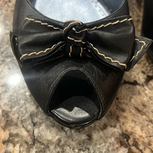 Black Naturalizer Heel Peep-Toe Pumps with Bow - Picture 4 of 11